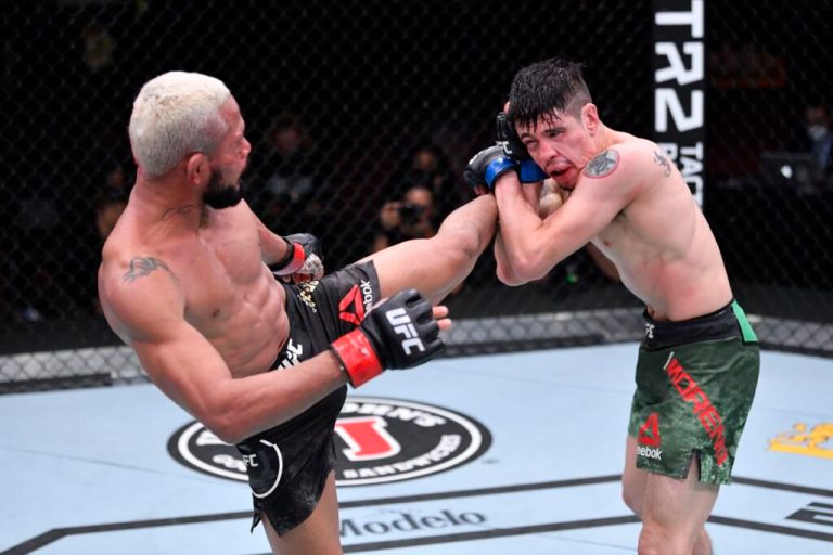 UFC 283 Odds: Deiveson Figueiredo opens as underdog against Brandon Moreno in tetralogy fight