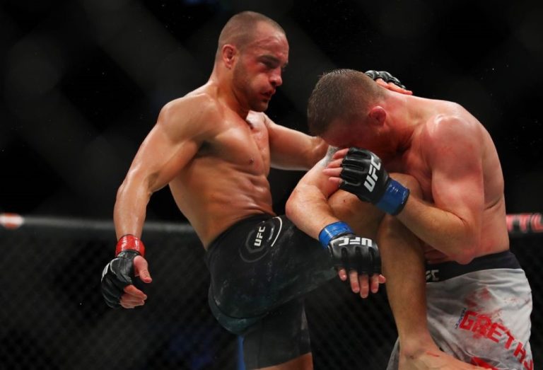 Eddie Alvarez knocks out Justin Gaethje in an absolute classic