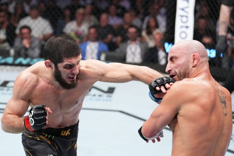 UFC 294: Islam Makhachev vs. Alexander Volkanovski 2 predictions, odds