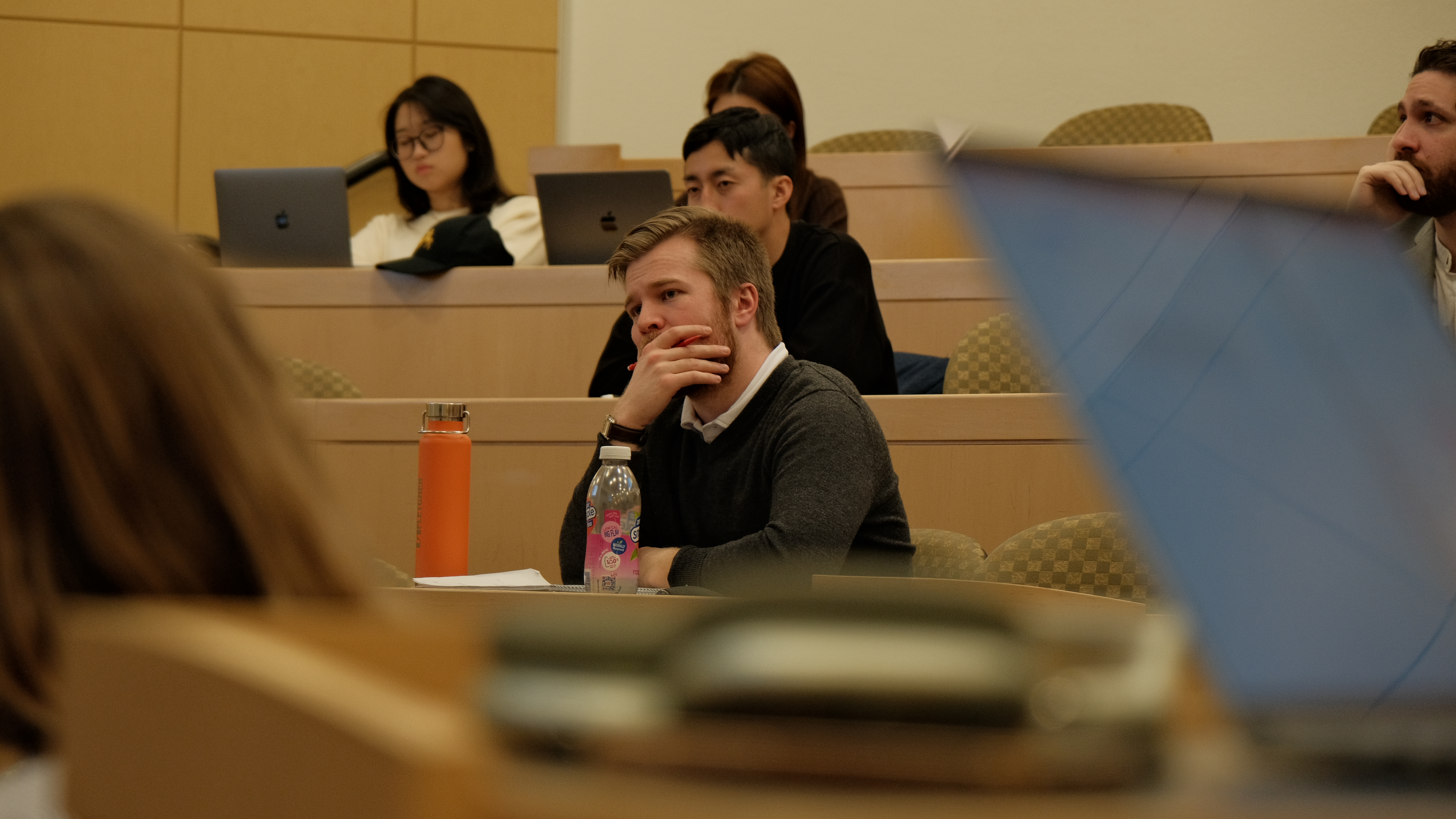 C221DEAB-F1E1-4DE6-AB7A-12F0F3B1CEF1